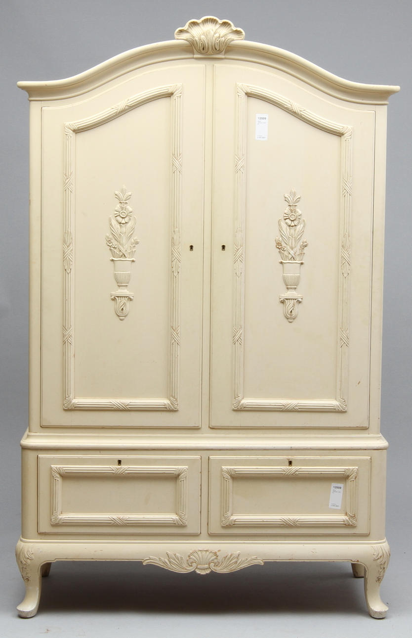 SCHRANK, Rokoko-Stil, 20. Jahrhundert.