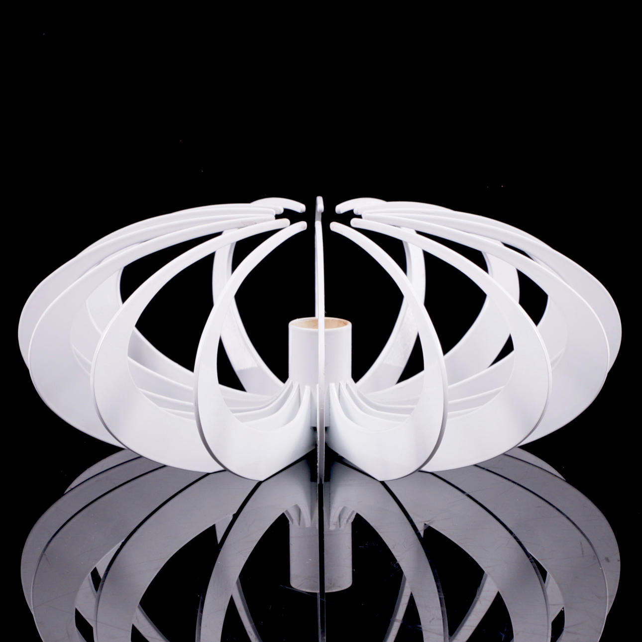 LJUSSTAKE, Collection Pascale, Alexander Lervik, samtida.