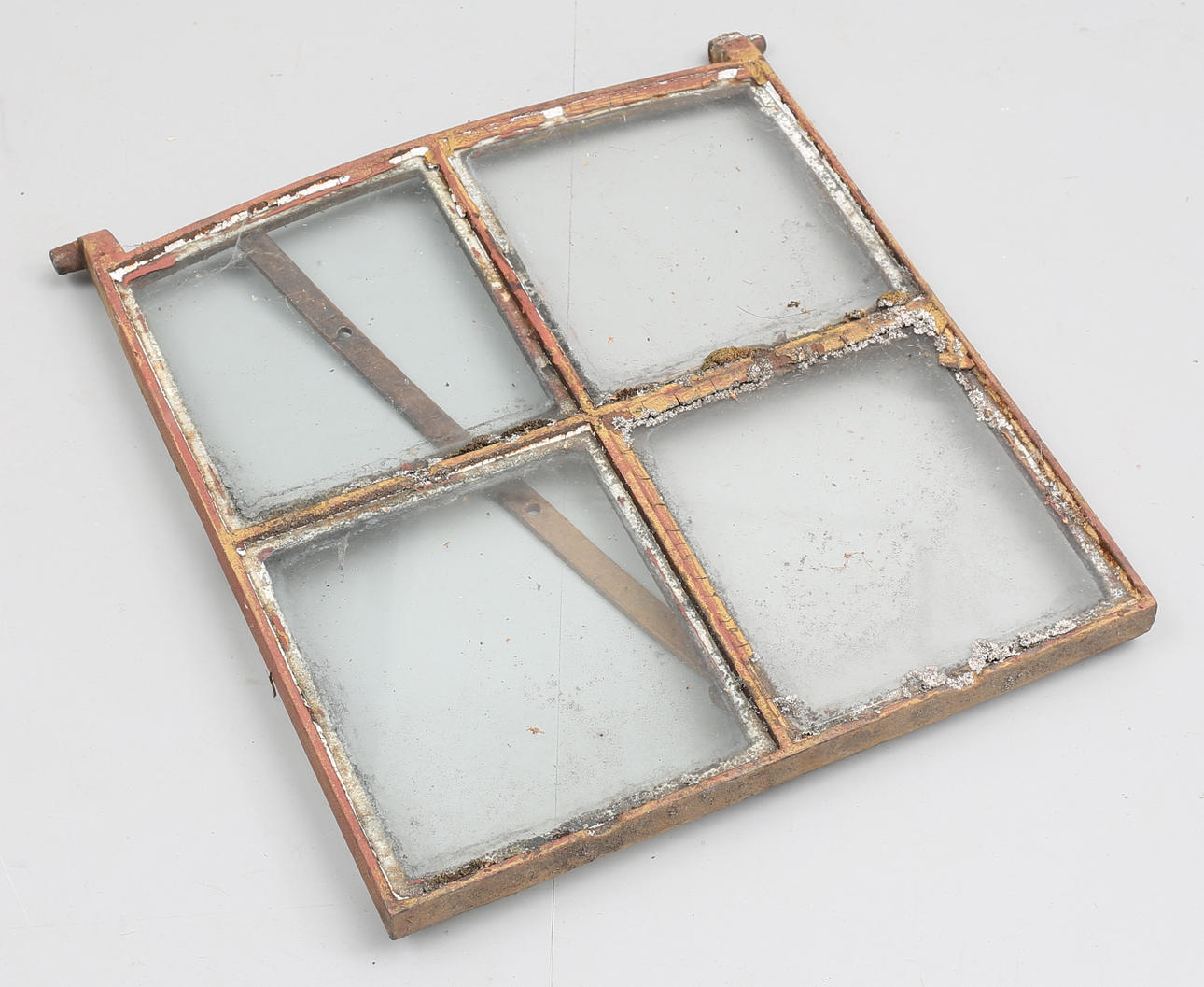 FÖNSTER, med järnram, 18-1900-tal.