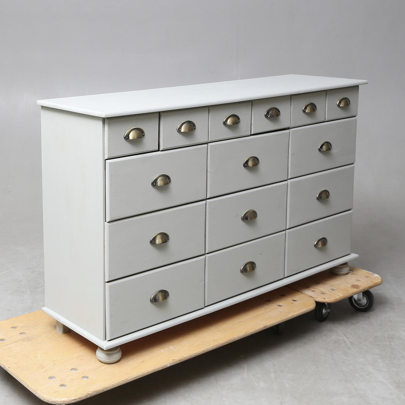 KØBMANDSDISK, malet, slutningen af 1900-tallet.