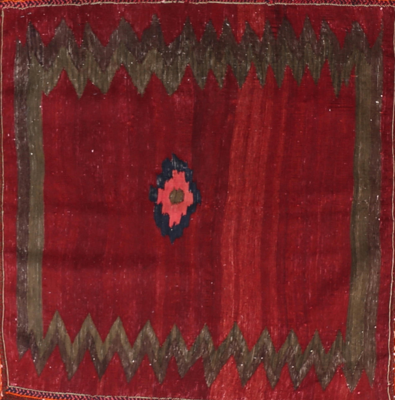 ORIENTALISK PERSISK SEMIANTIK MATTA, "Sofre", 125x132cm.