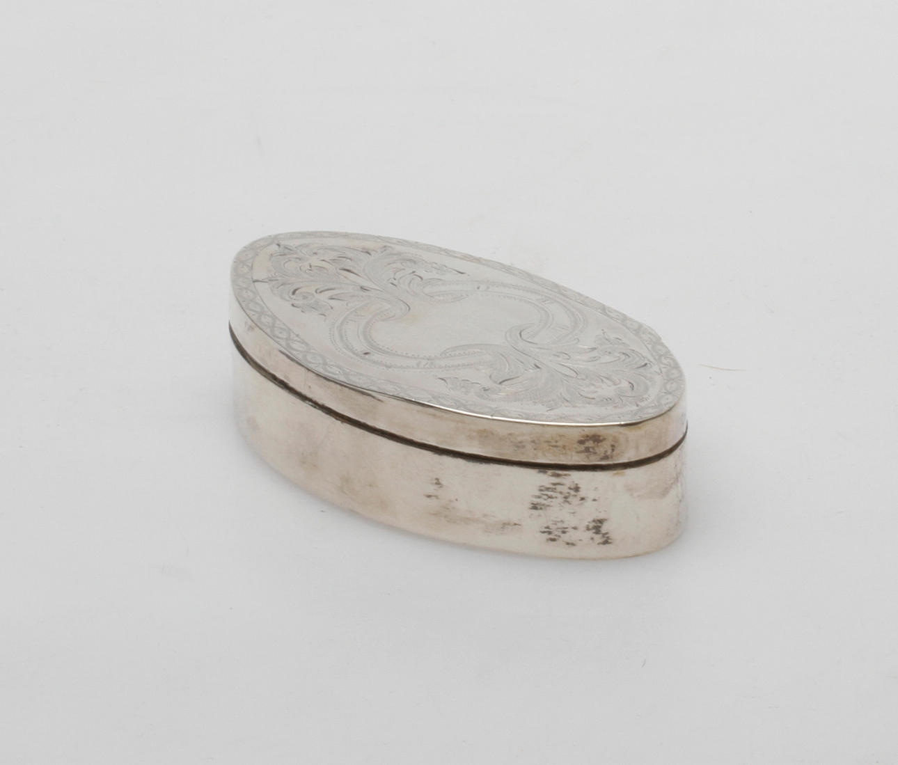 SPETSDOSA, silver, J E Åhlen, Sala, 1846.