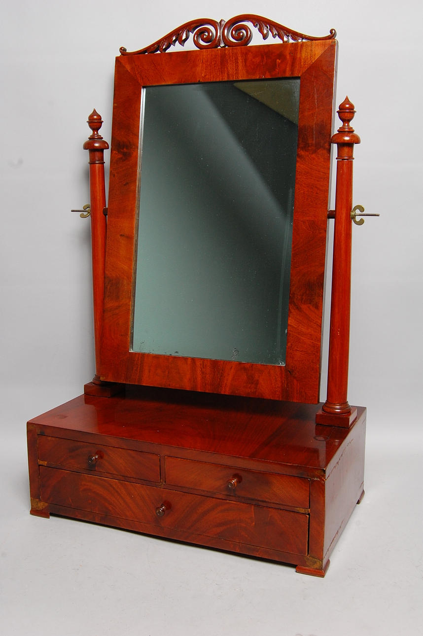 LÅDSPEGEL, senempire, 1800-tal.