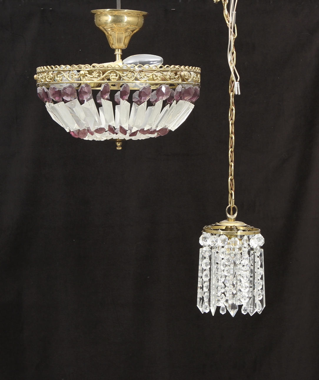 TAKLAMPA samt FÖNSTERLAMPA, med prismor.