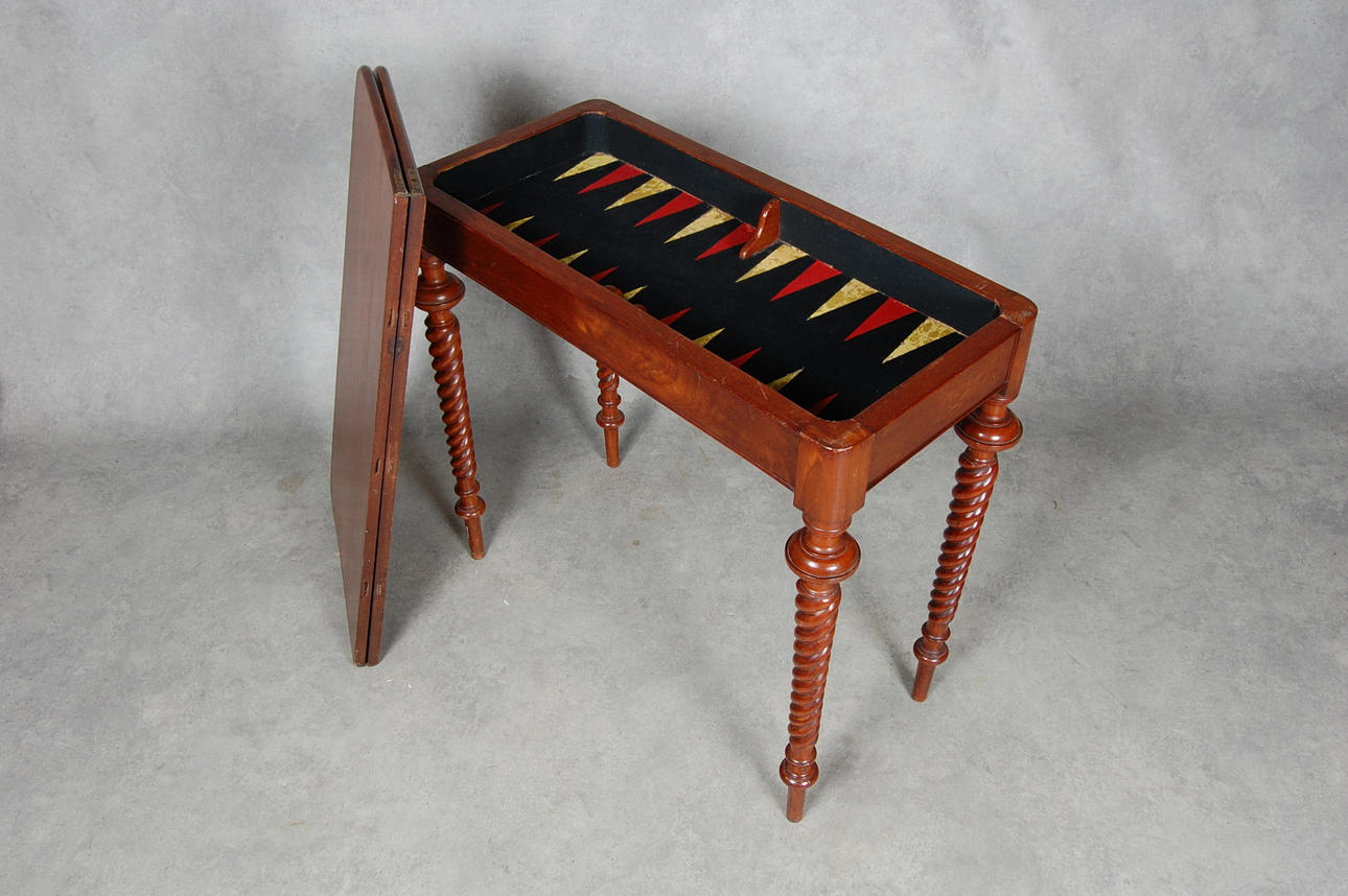 SPELBORD, med backgammon, 1800-tal.