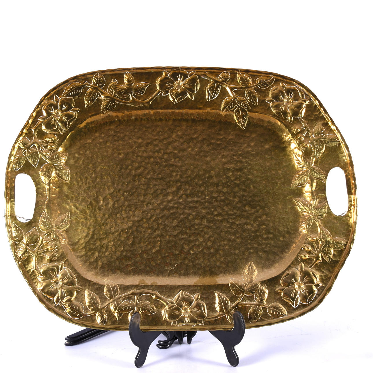BRASS TRAY, hammered decoration, 18/1900s.