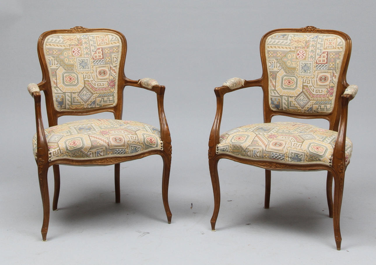 KARMSTOLAR, 2 st, rokokostil, 1900-tal.