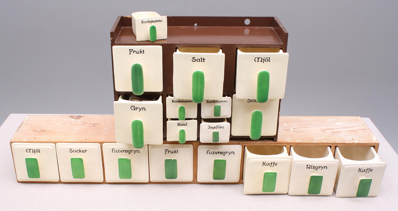 KRYDDHYLLA, 2 st, trä, keramik.