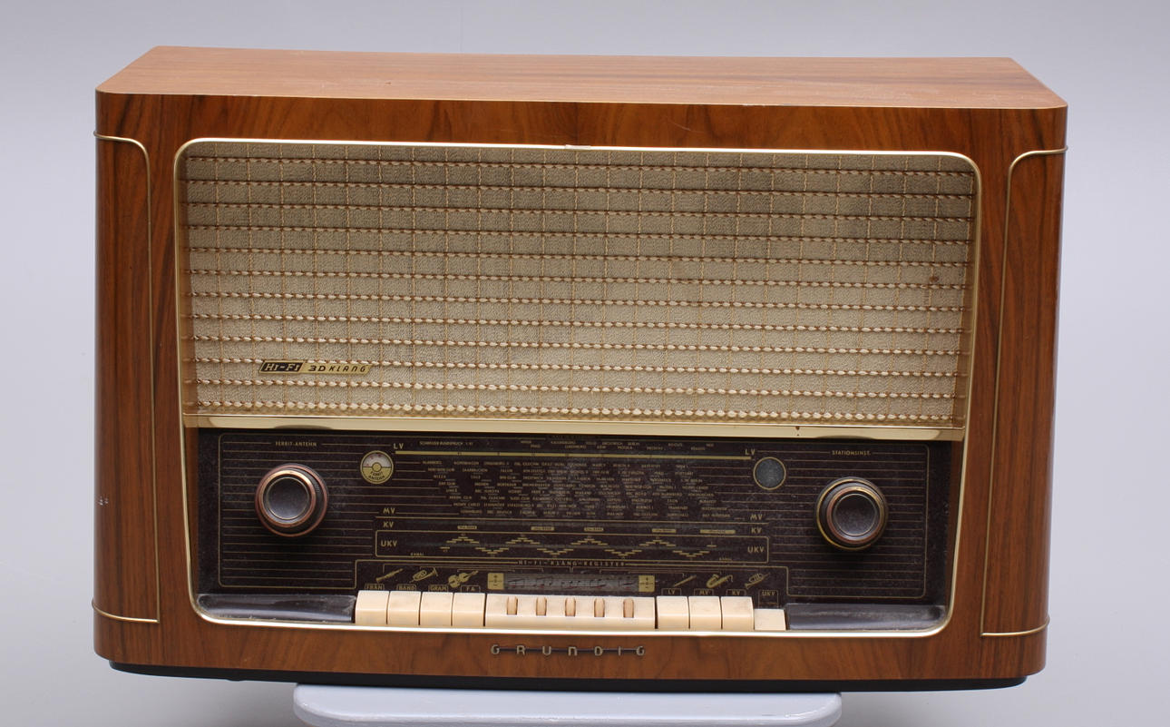 RADIO, Grundig.