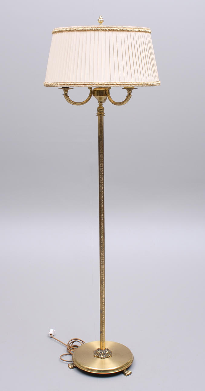 GOLVARMATUR, mässing, trearmad.