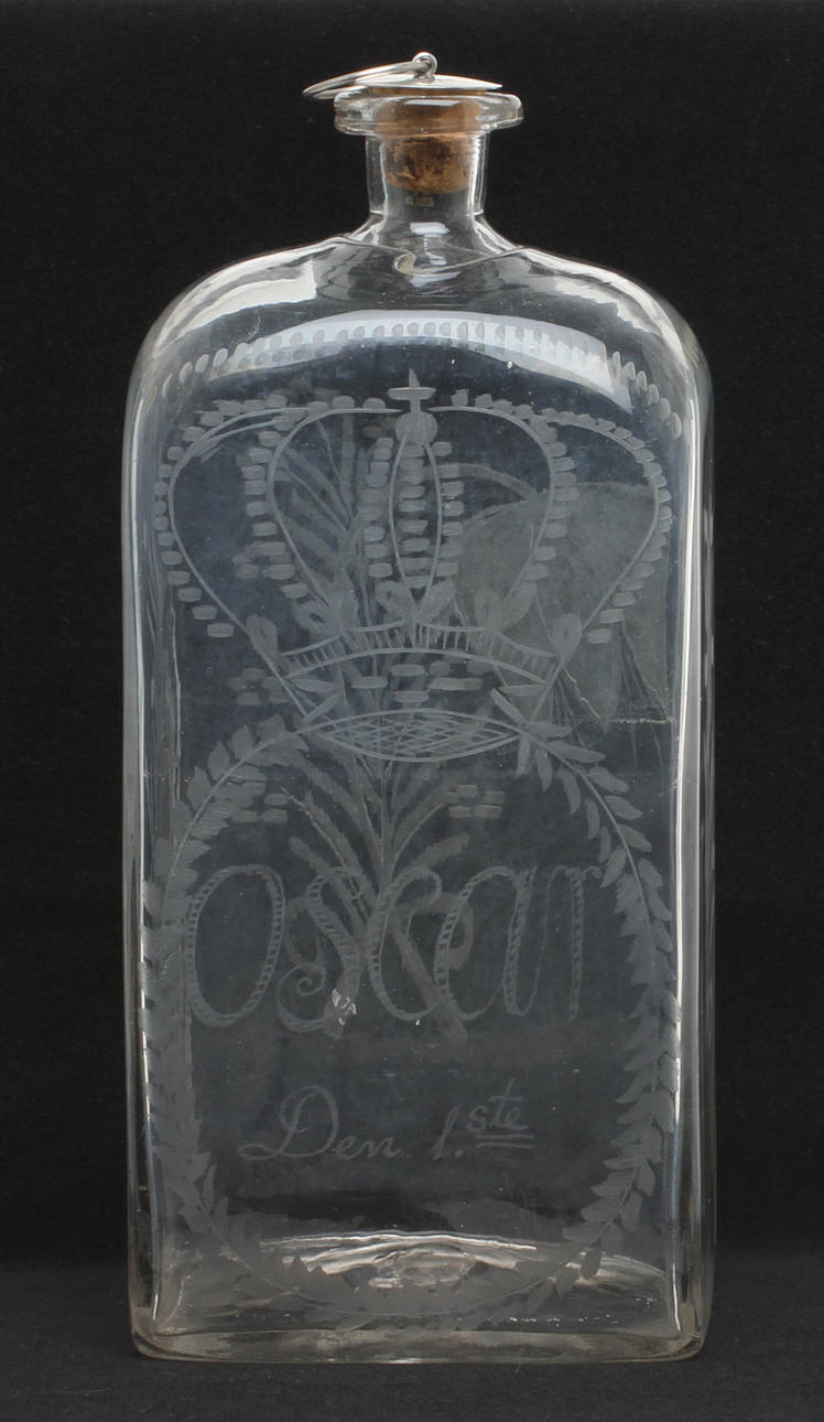 PLUNTA, glas, slipade dekor med text "Oscar Den 1:ste". 1800-tal.