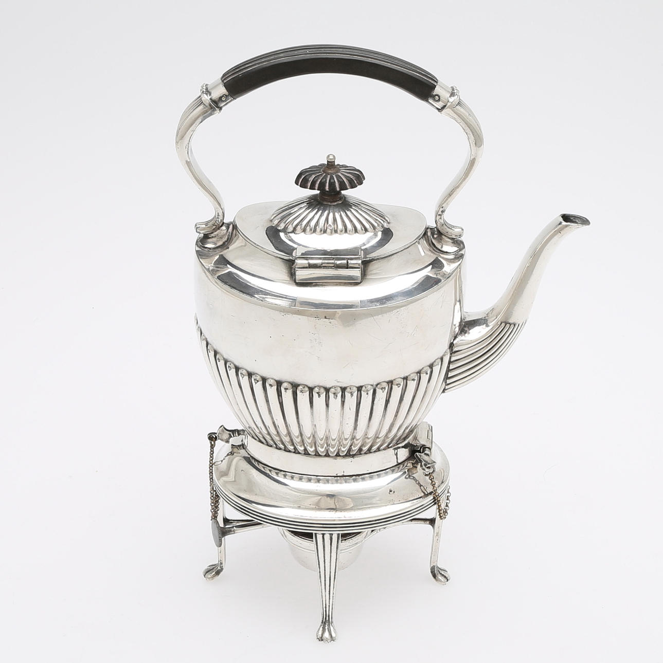 TEEKANNE MIT RECHAUD, WALKER & HALL Teller.