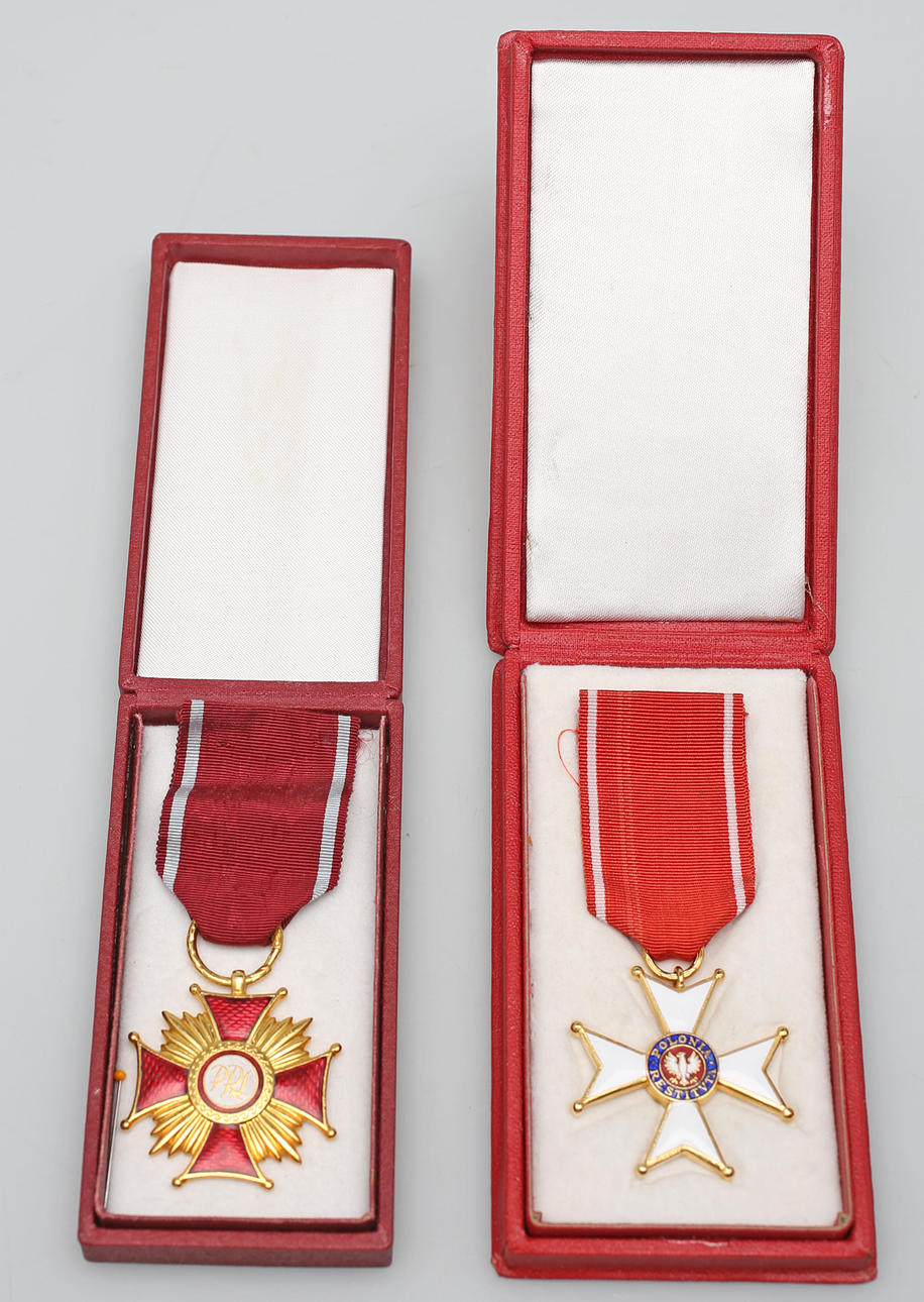 MEDALJER MED TILLHÖRANDE ETUI, 2 st, Polen.