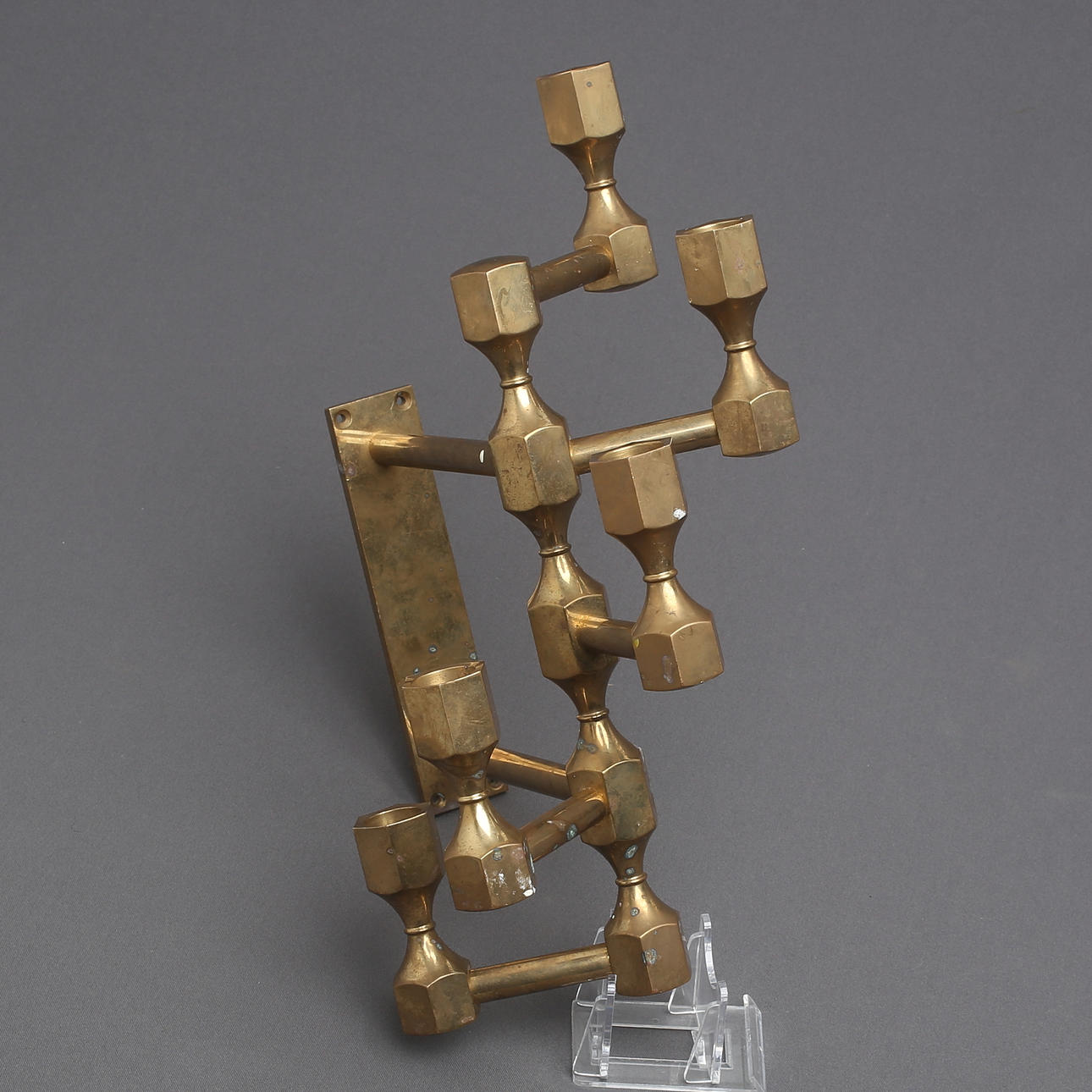 VÄGGLJUSSTAKE, mässing, Gusum, 1900-tal.