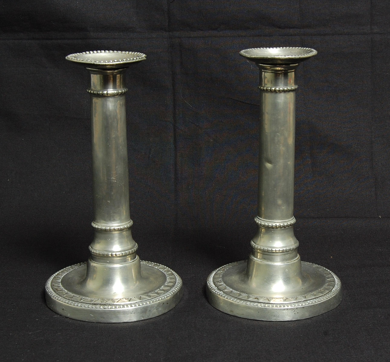 LJUSSTAKAR, 1 par, tenn Tyskland, 1800-talets början.