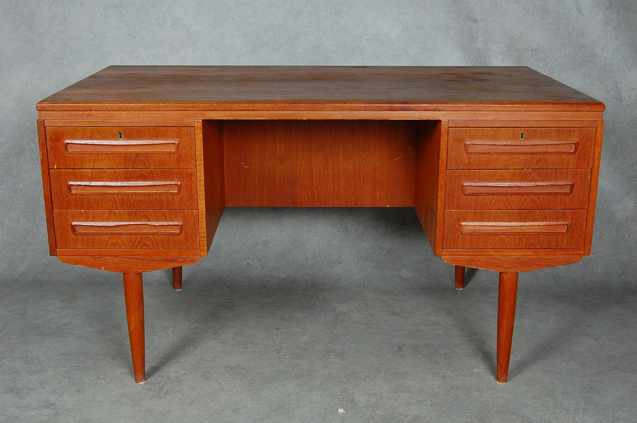 SKRIVBORD, med stol, Danmark,1960-tal.
