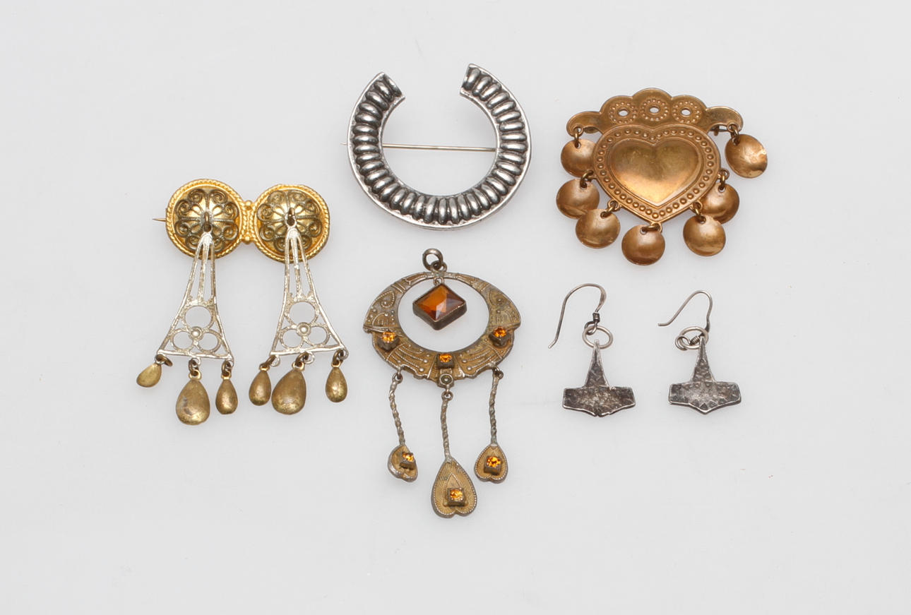 KORUT, 6 osaa, mm. Kalevala Koru.