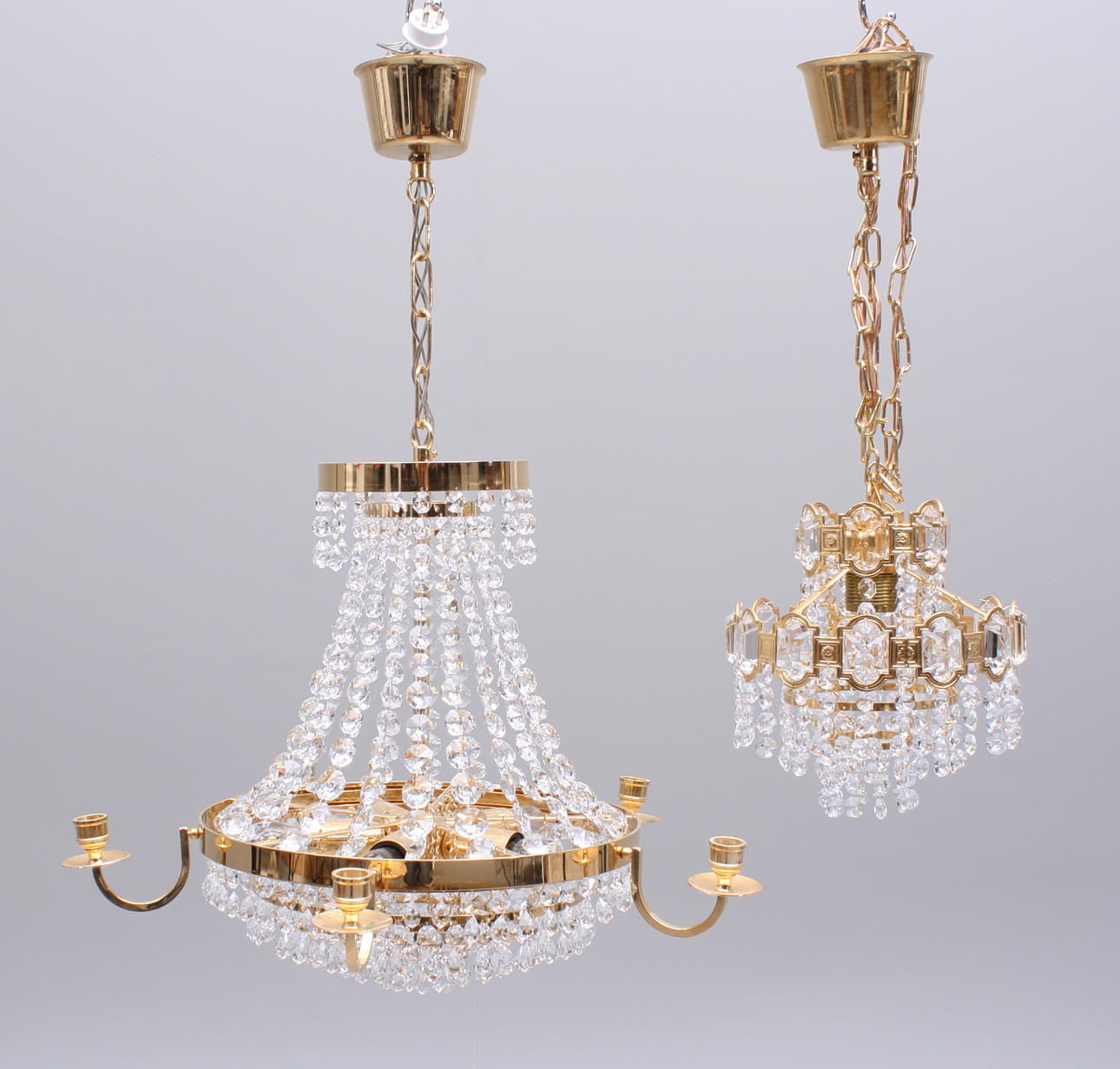 TAKARMATUR + FÖNSTERLYSTER, 1900-tal, höjd 67 cm.