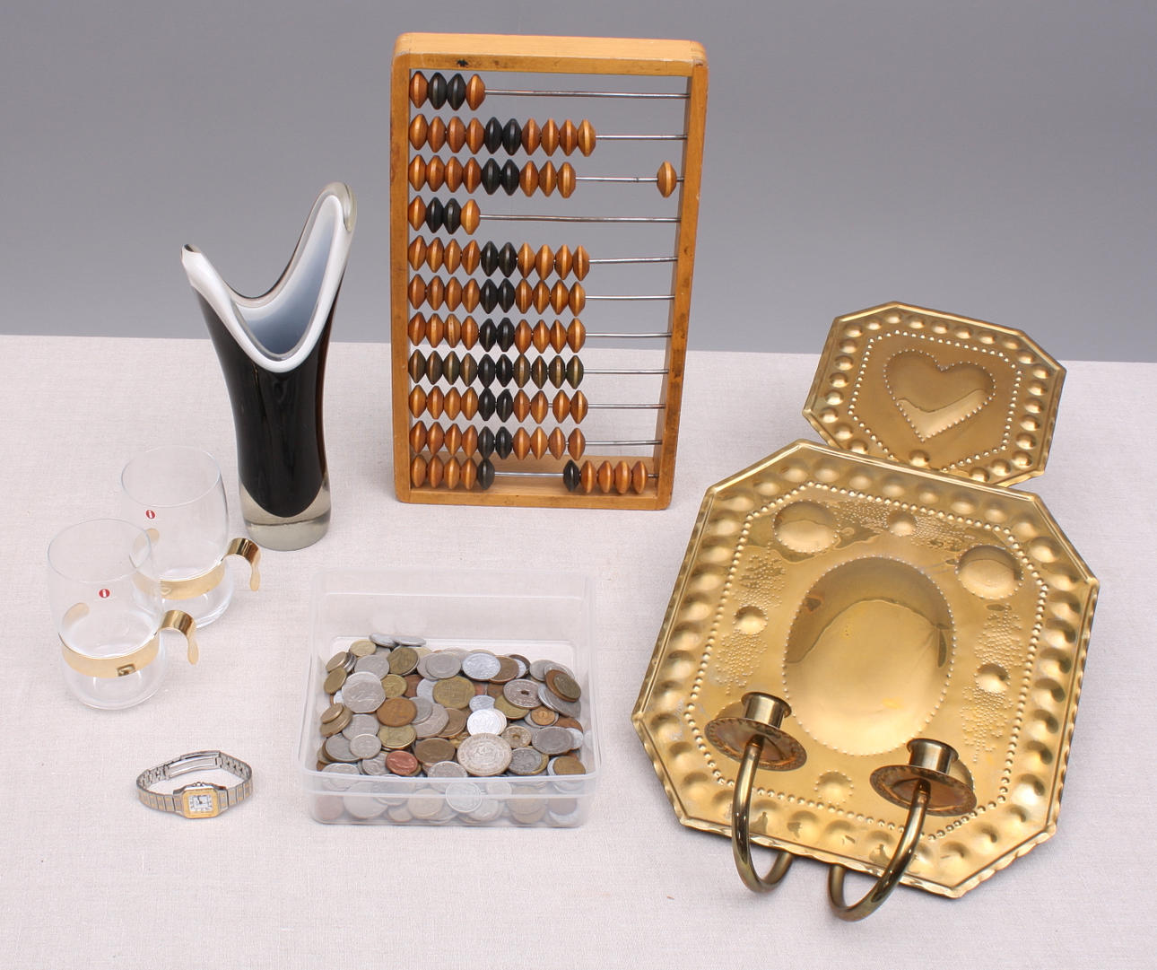 LJUSPLÅT + ABAKUS + MYNTSAMLING + VAS + DAMUR.