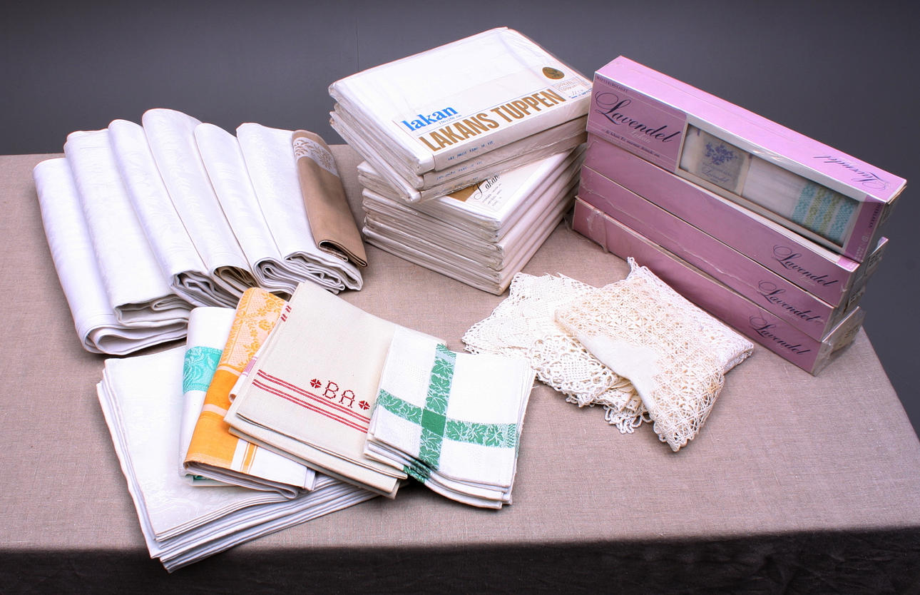 LINNEDUKAR + SERVETTER + HANDDUKAR + LAKAN.