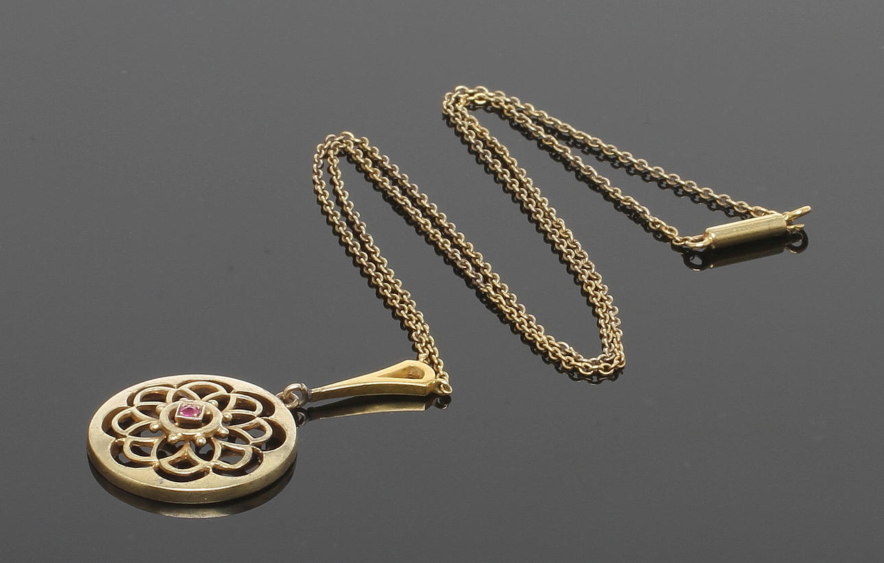 HALSBAND, 14k guld/ lågkaratigt guld, 1900-tal. Vikt ca 3,3 gram.