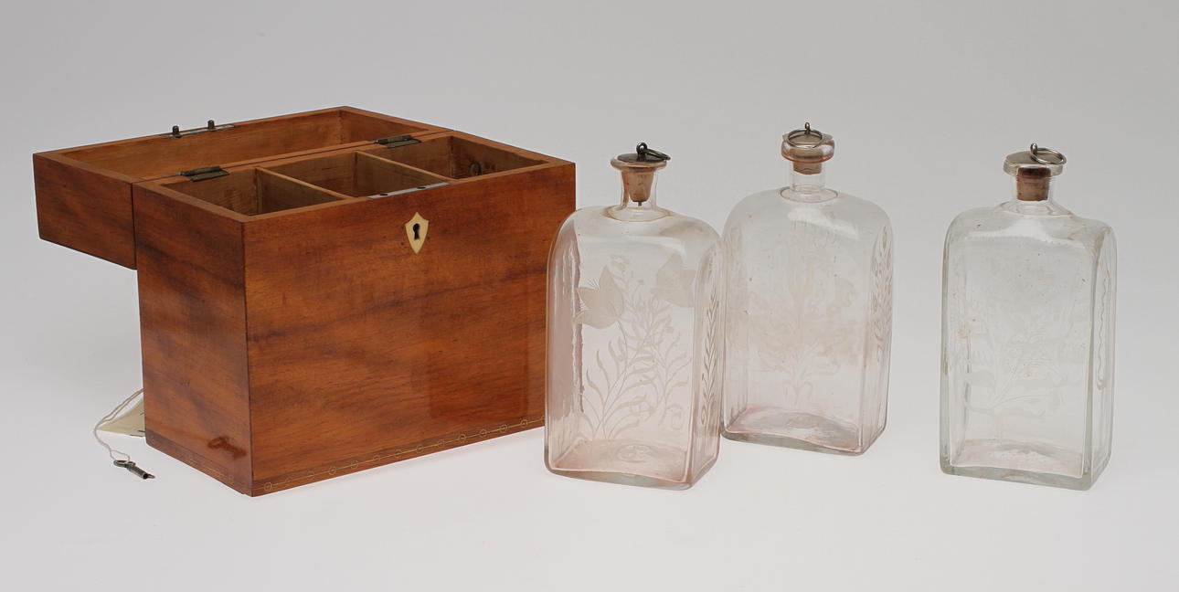 PLUNTOR 3 st i schatull, 1800-tal.