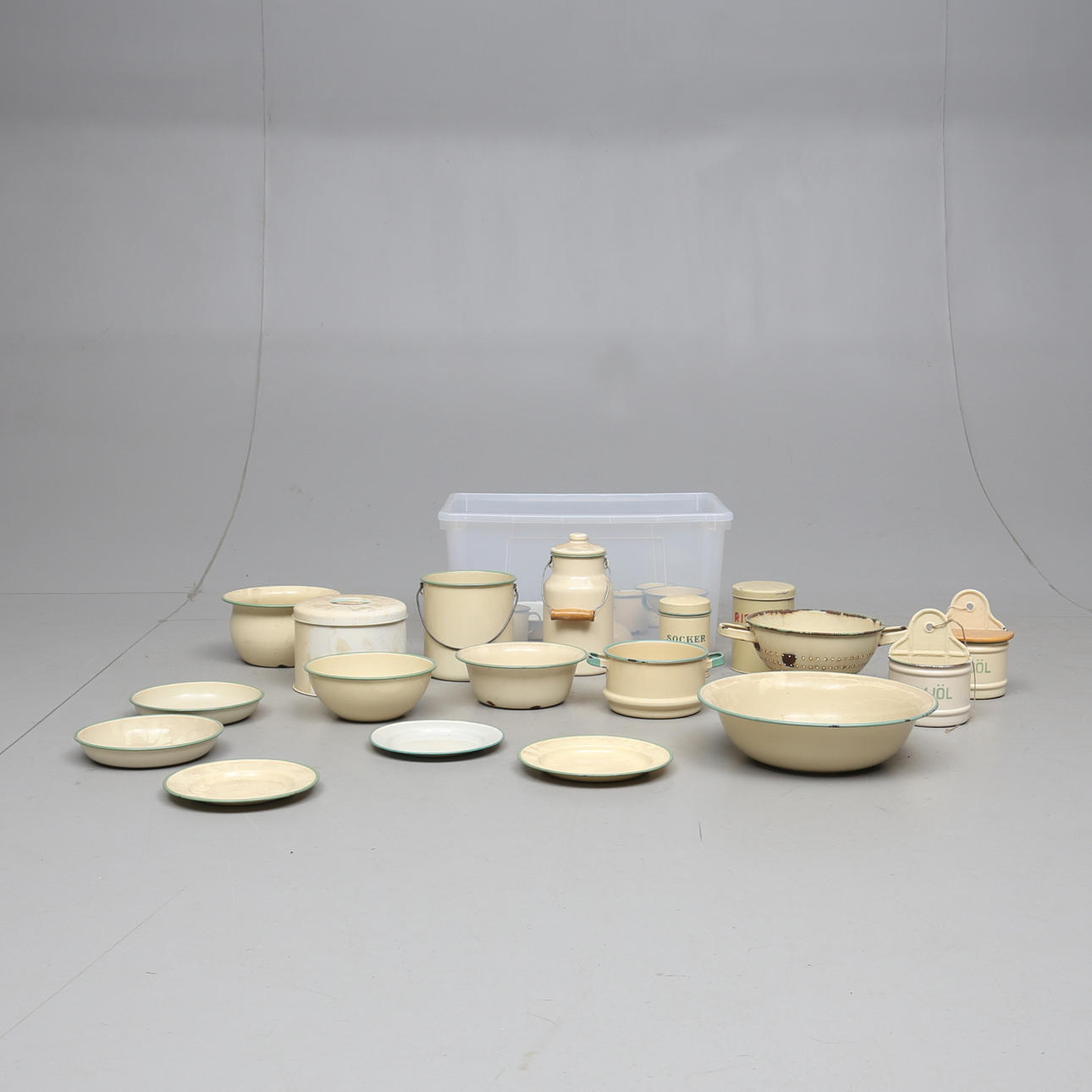 ENAMEL OBJECTS, 24 pcs, including Kockums, 1900s. Miscellaneous ...