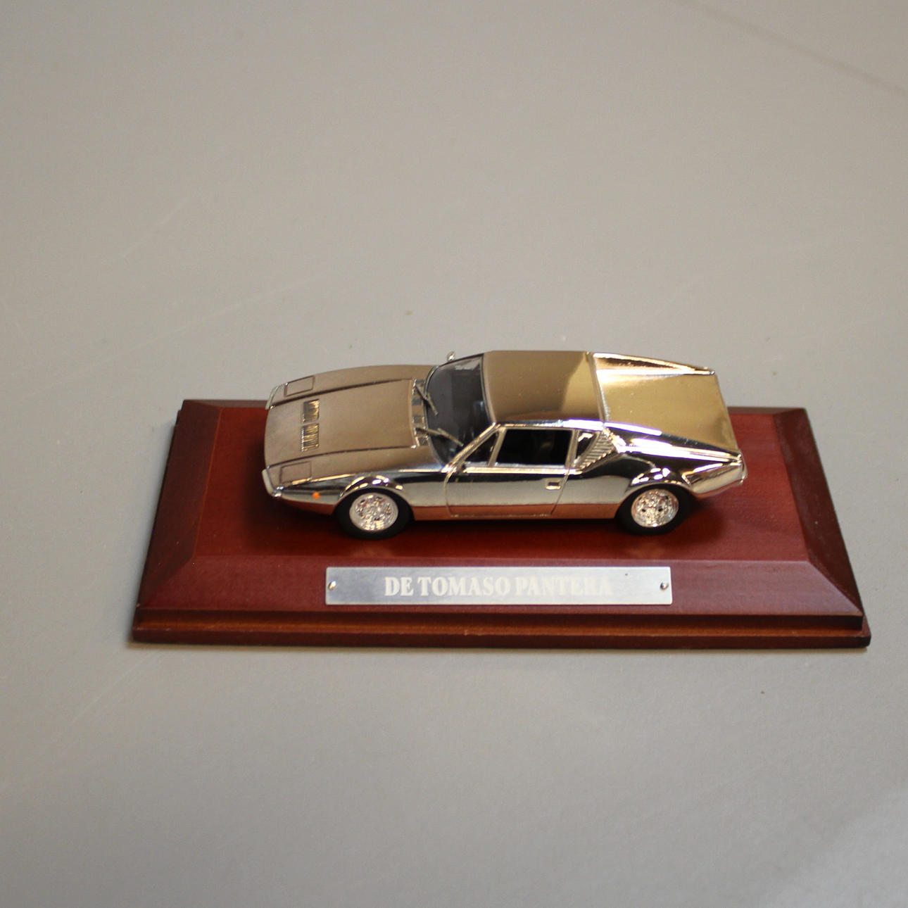 Atlas Silver Cars Collection: De Tomaso Pantera, skala 1:43