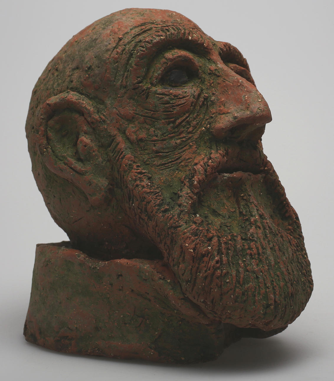 OKÄND KONSTNÄR. Man med skägg. Terrakotta. Osignerad.