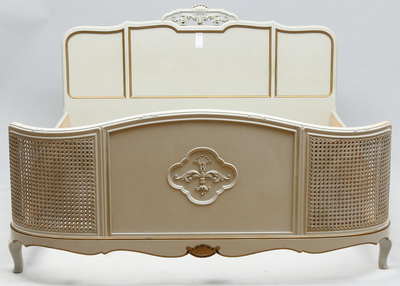 SÄNG, rokokostil, 1900-tal.