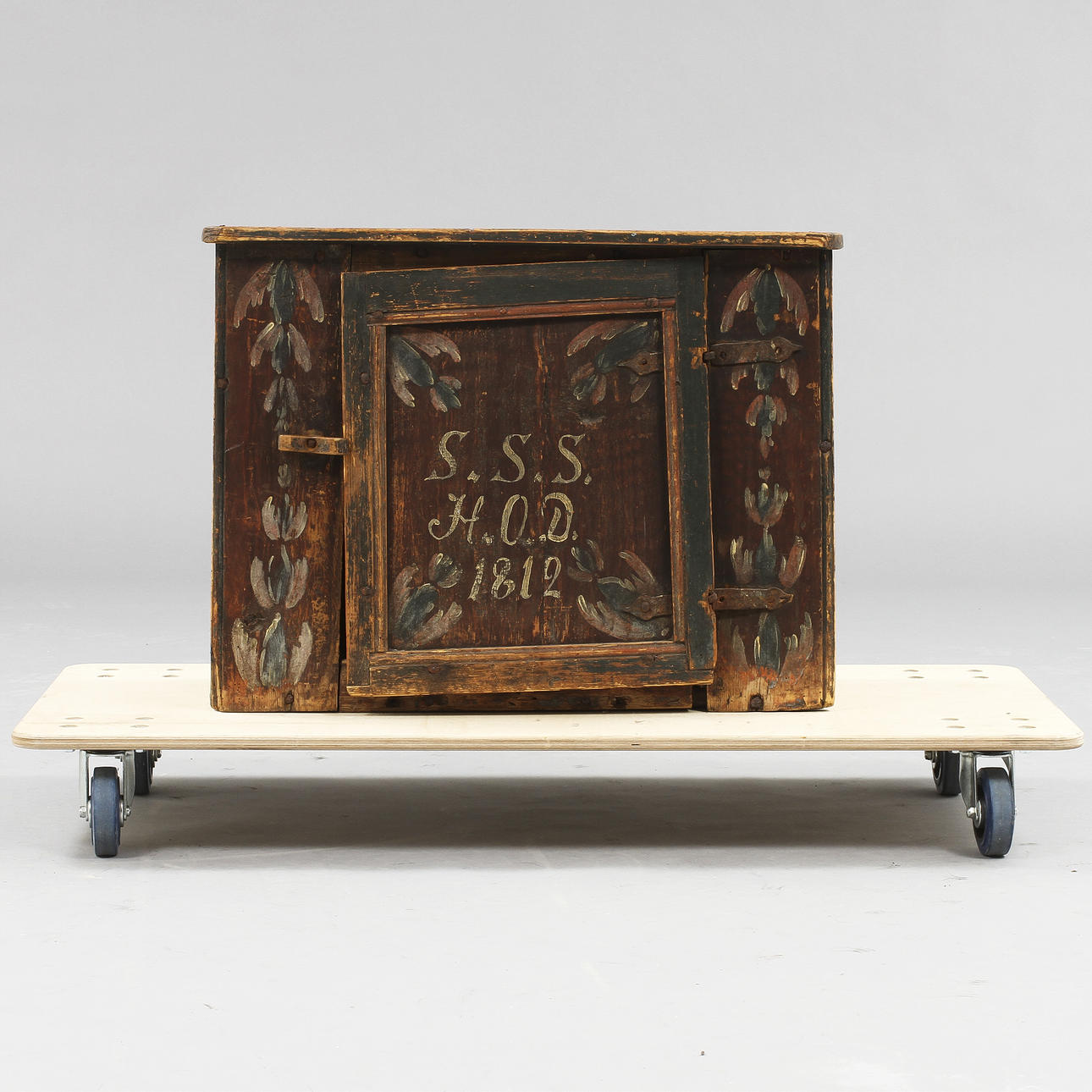 VÄGGSKÅP, allmoge, daterad 1812.