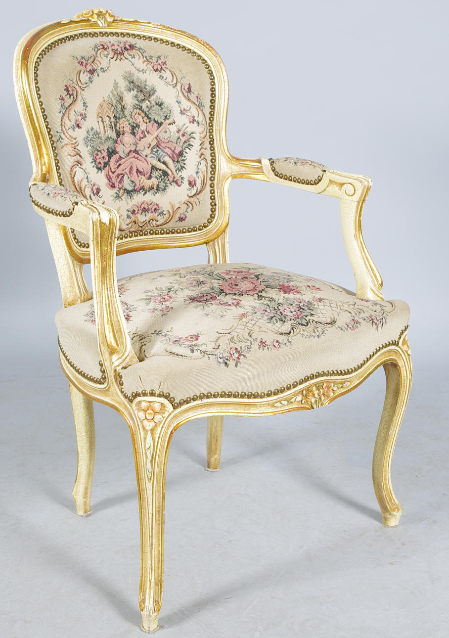 KARMSTOL, vitmålad med förgyllningar, rokokostil.