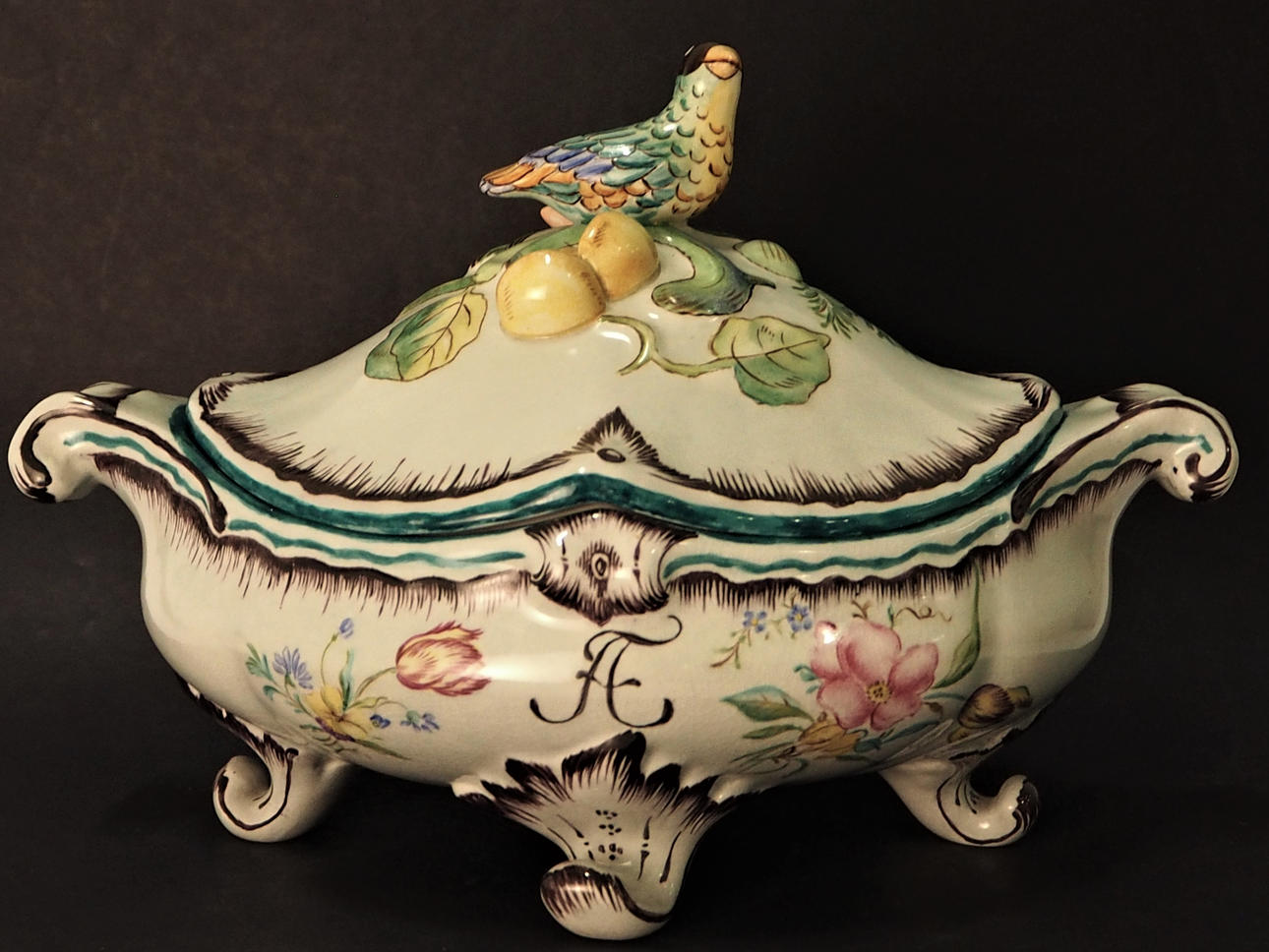 TERRIN, porcelæn, rokoko stil.