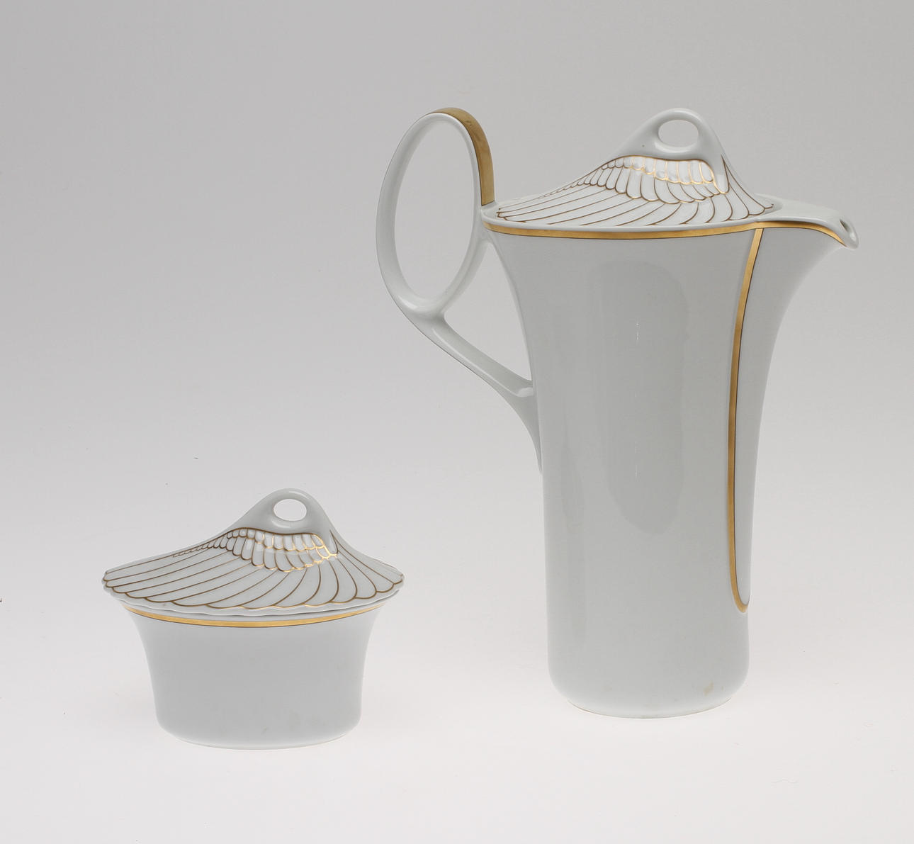 KAFFEKANNA med SOCKERSKÅL, porslin, "Mythos", design Paul Wunderlich, Rosenthal, Tyskland.
