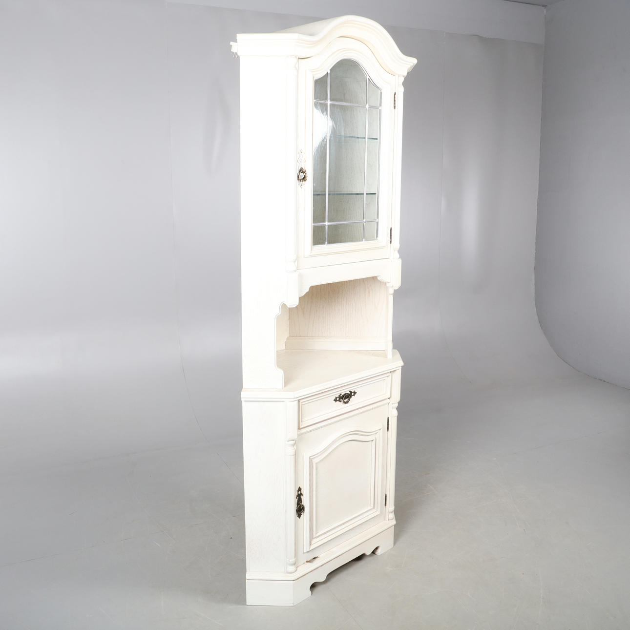 HÖRNSKÅP,med vitrin,vitt,1900-tal.