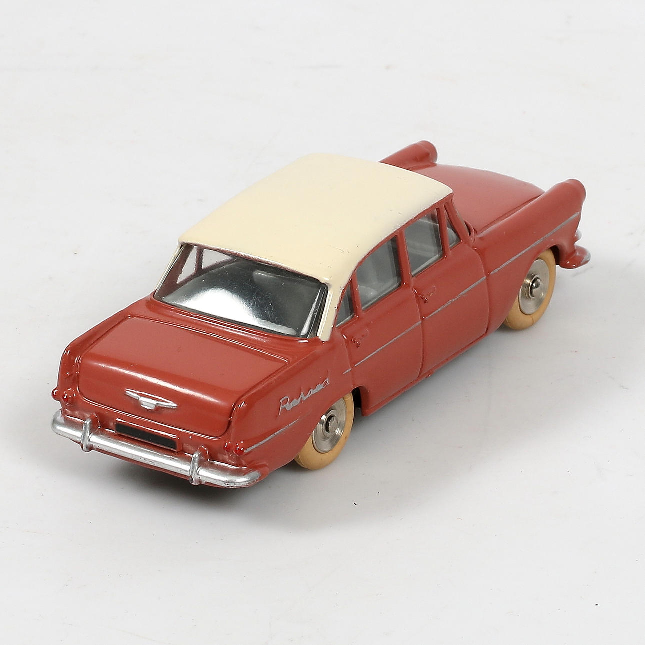 オペル　レコード　　ディンキートーイズ DINKY TOYS, Opel Rekord, with original box, mid 20th century. Toys