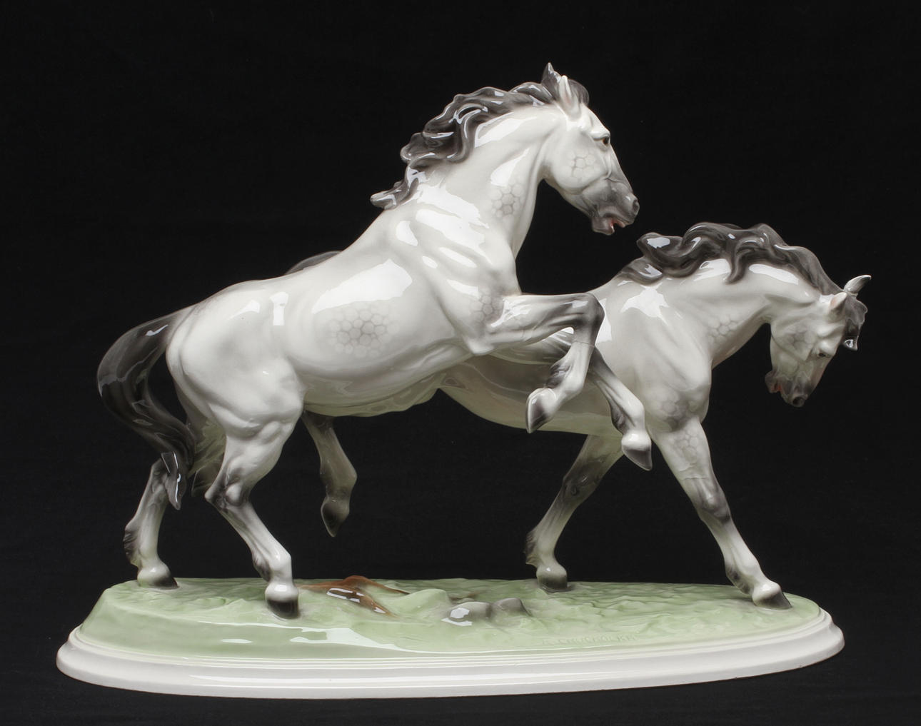 FIGURIN, Hästar, porslin, Keramos, Wein, 1900-tal.