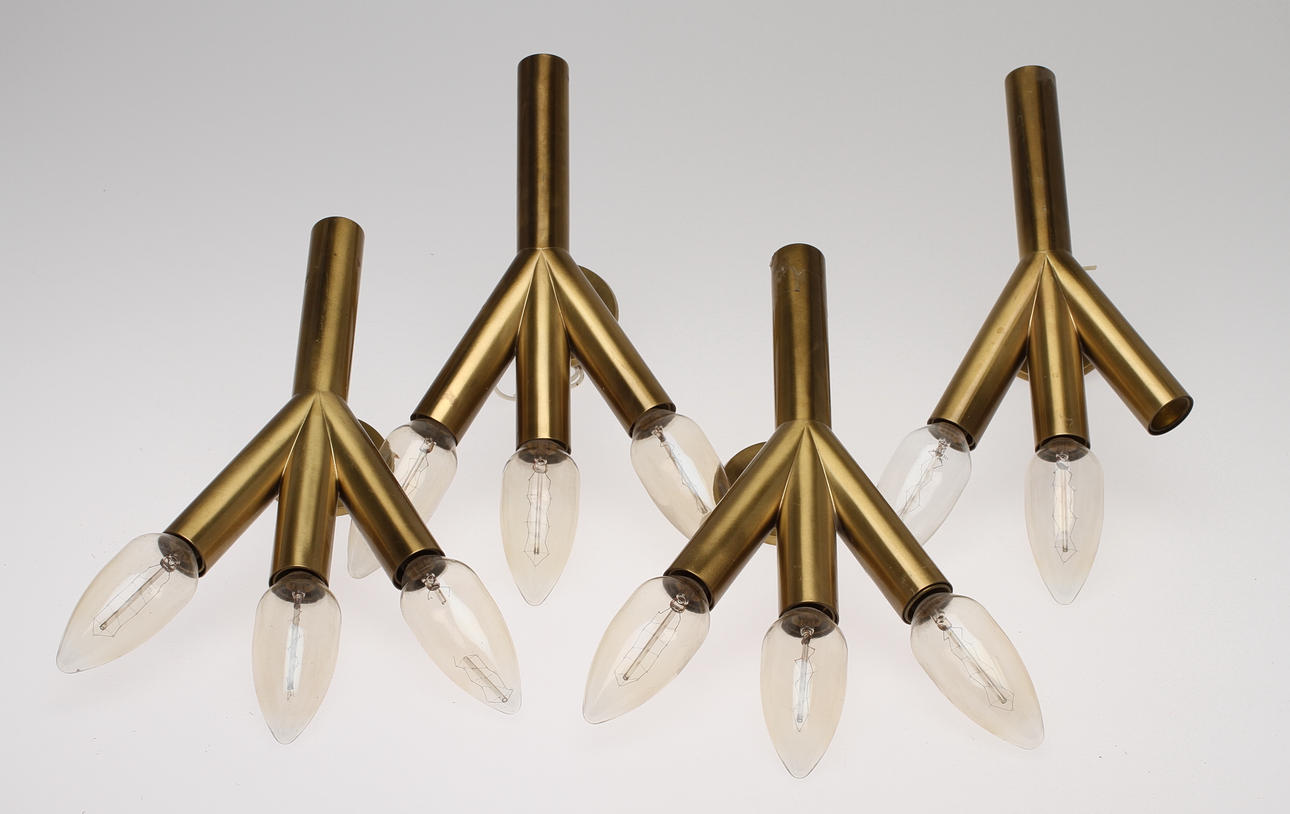 VÄGGARMATURER, mässing, 4 st varav 2 st stmpl Knut Hallgren.