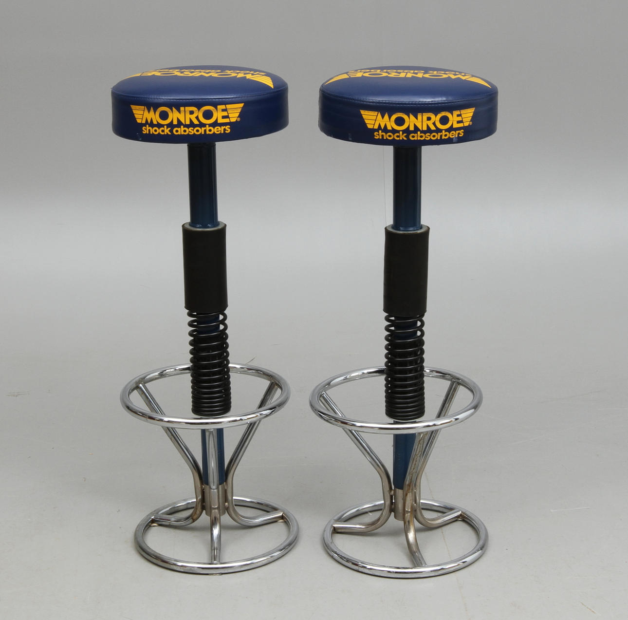 BARSTOLAR, 2 st, "Monroe shock absorbers", 1900-talets andra hälft.