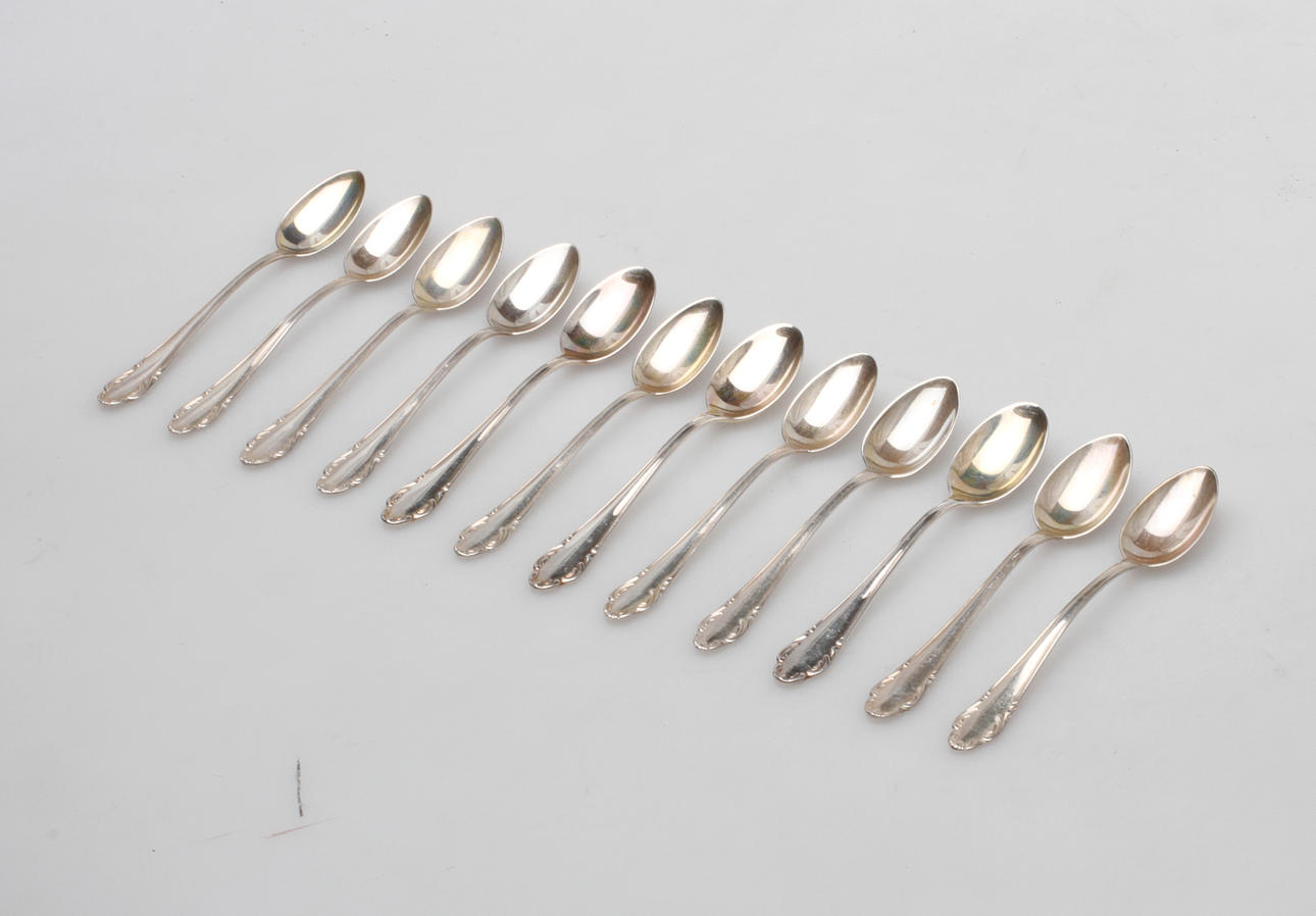 MOCCASKEDAR, silver, 12 delar, "Haga" vikt ca 137 gram.