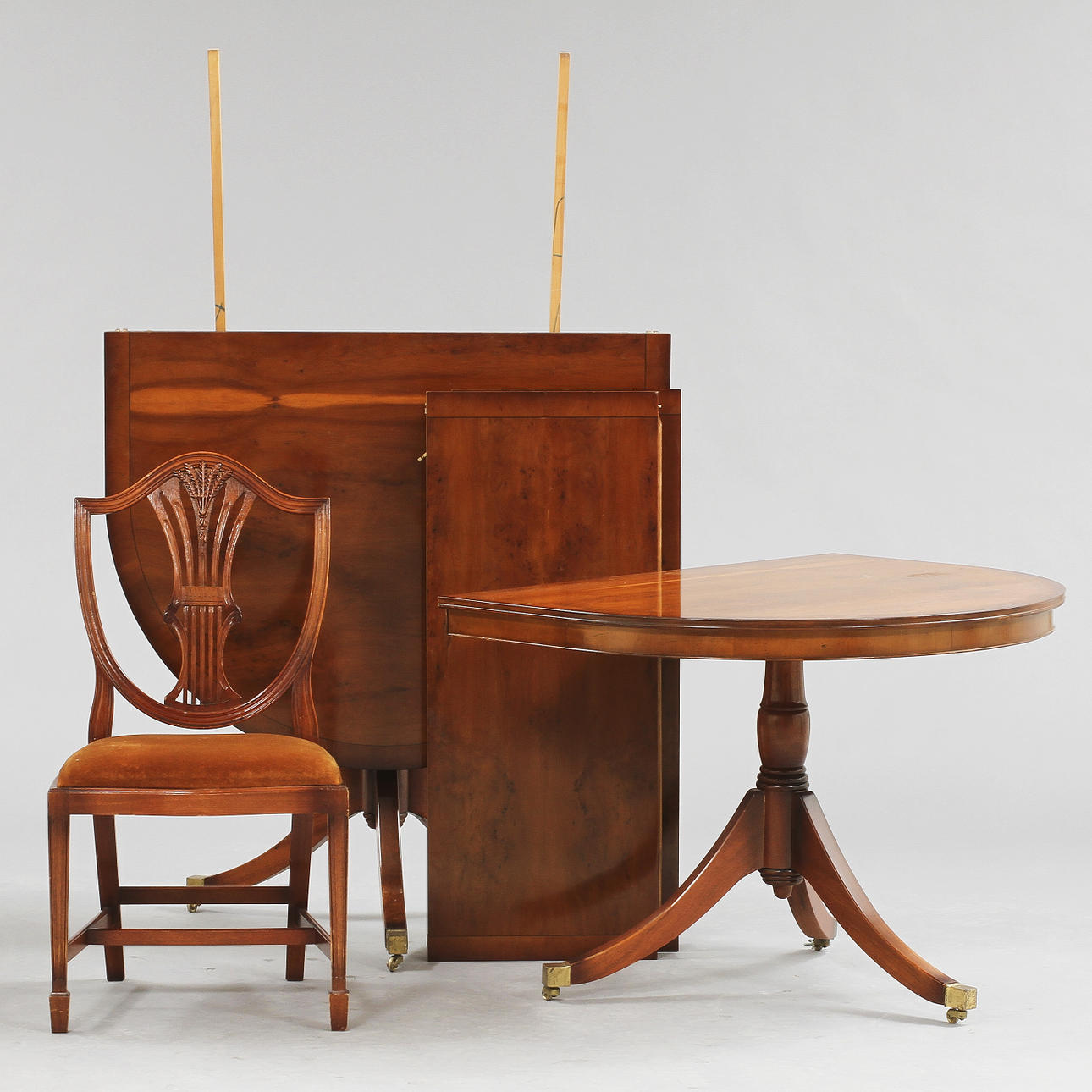 MATSALSMÖBEL, 7 delar, 1900-tal.Engelsk stil.