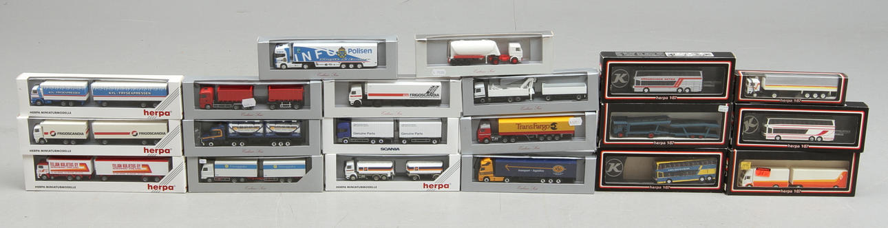 MODELLBILAR HERPA cirka 20 lastbilar i originalkartong.