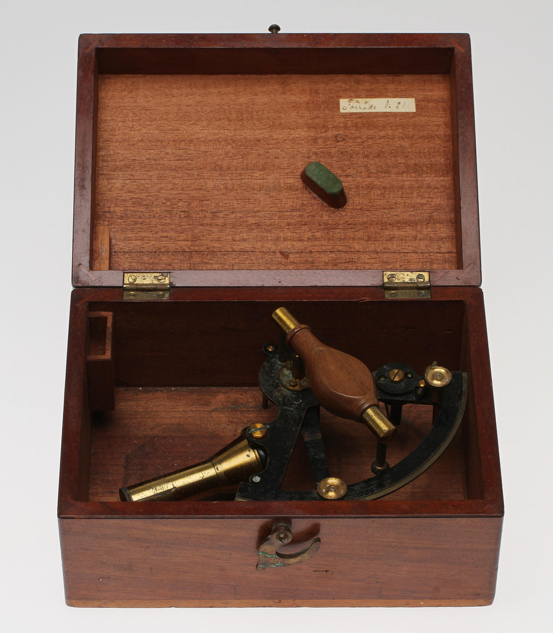 SEXTANT mindre modell, Firma F.J. Lempke Stockholm, sekelskiftet 18/1900.