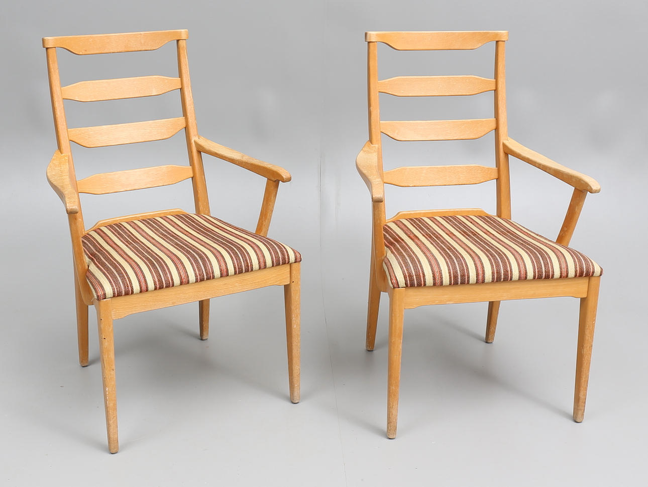 CARL MALMSTEN. KARMSTOLAR, 2 st "Vapensmeden".