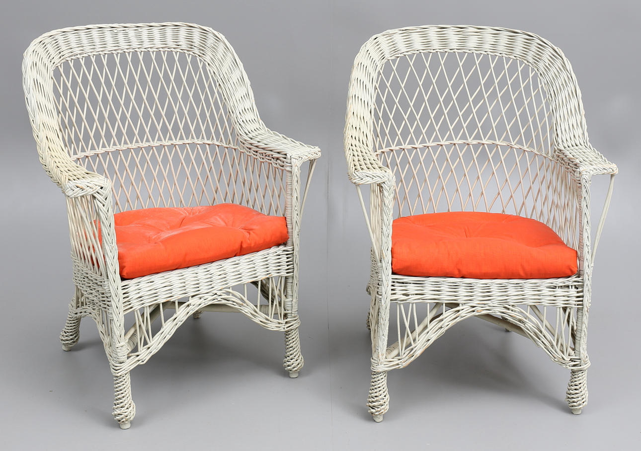 KORGSTOLAR, ett par, 1900-talets mitt/andra hälft.