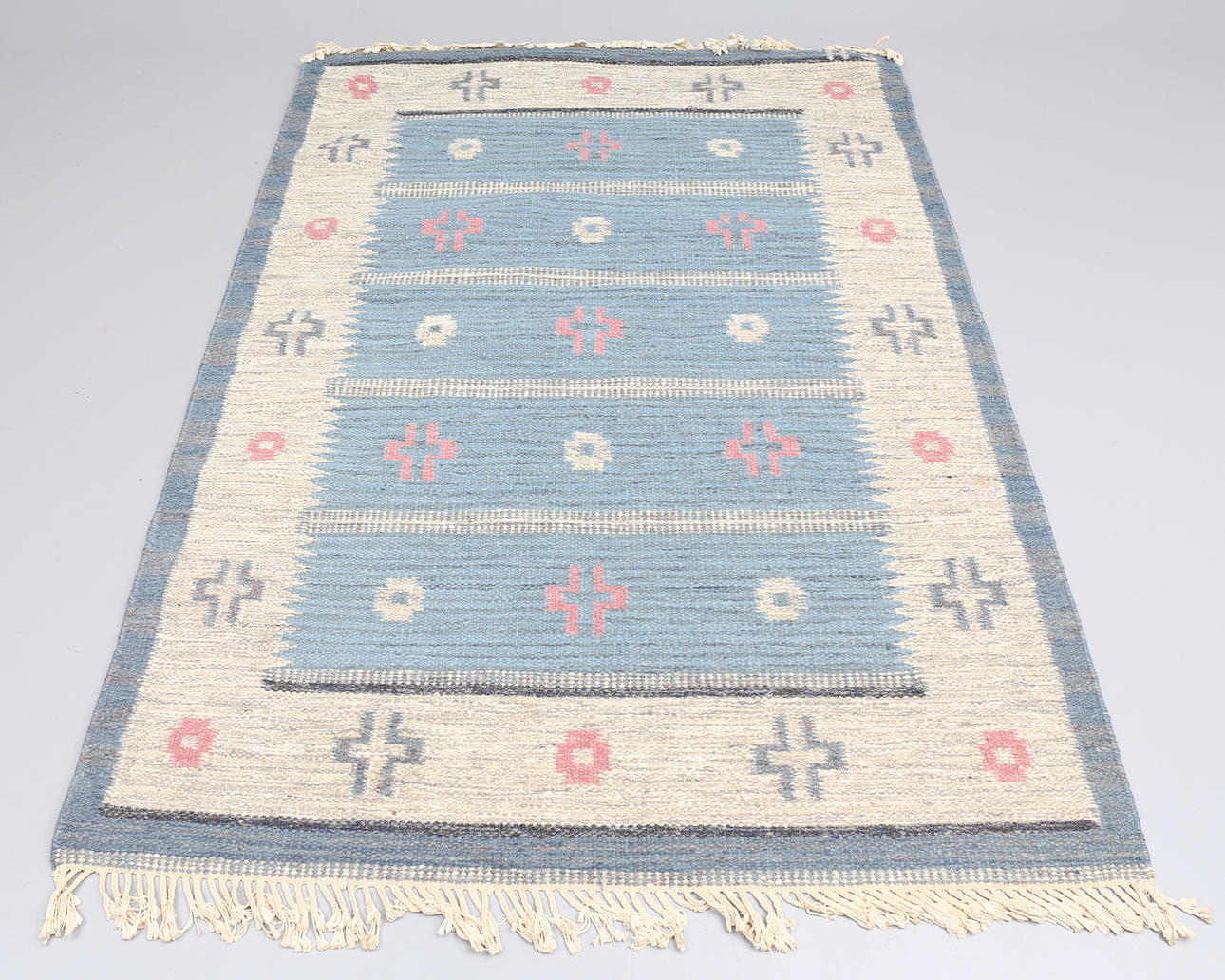 MATTA, röllakan, 140 x 200 cm.