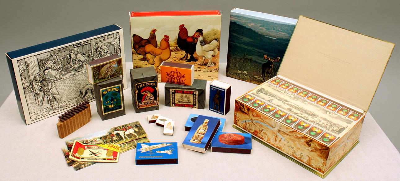 TÄNDSTICKOR, samling, parti, 3 lådor.