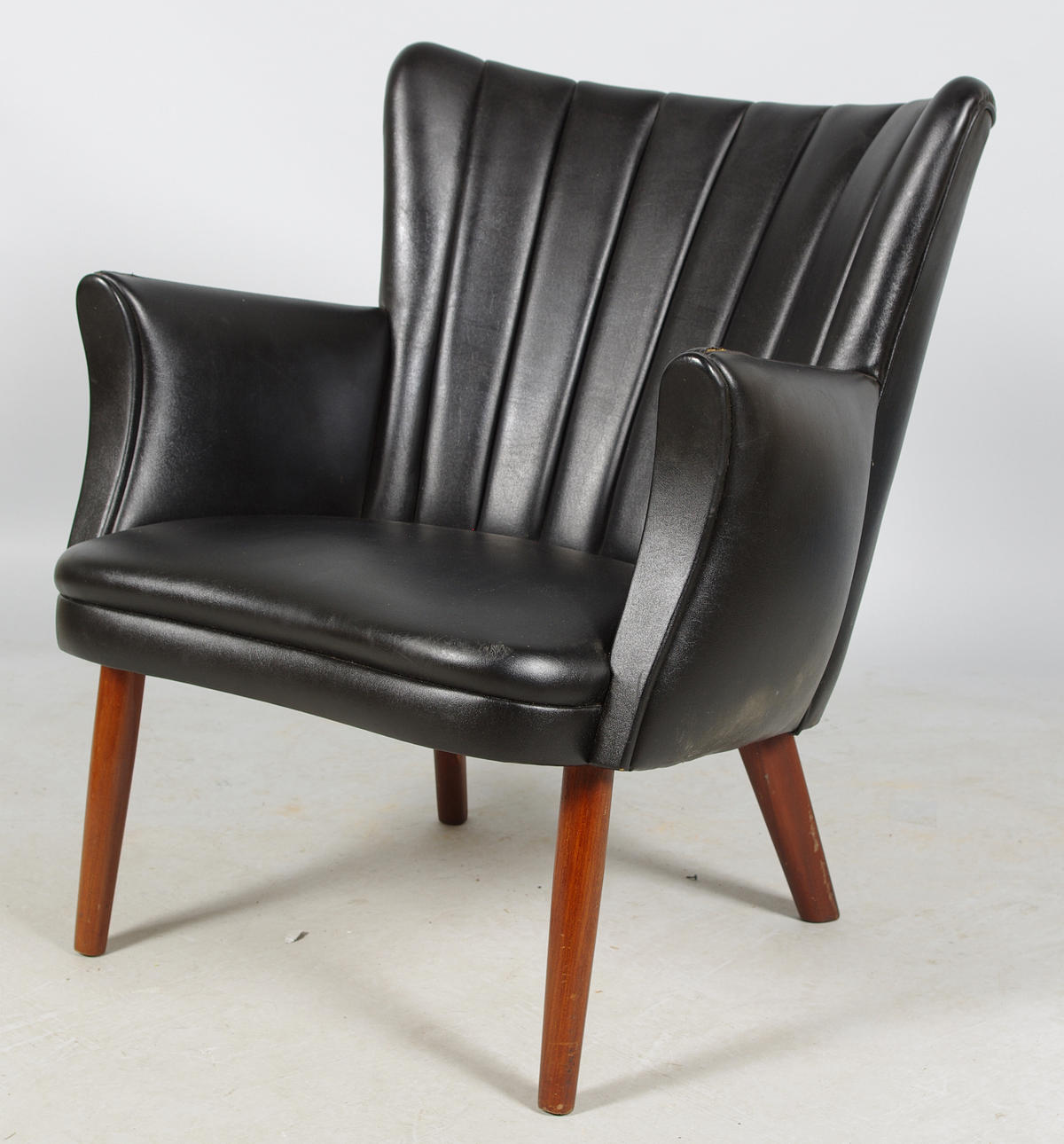 FÅTÖLJ, teak/konstläder, 1950/60-tal.