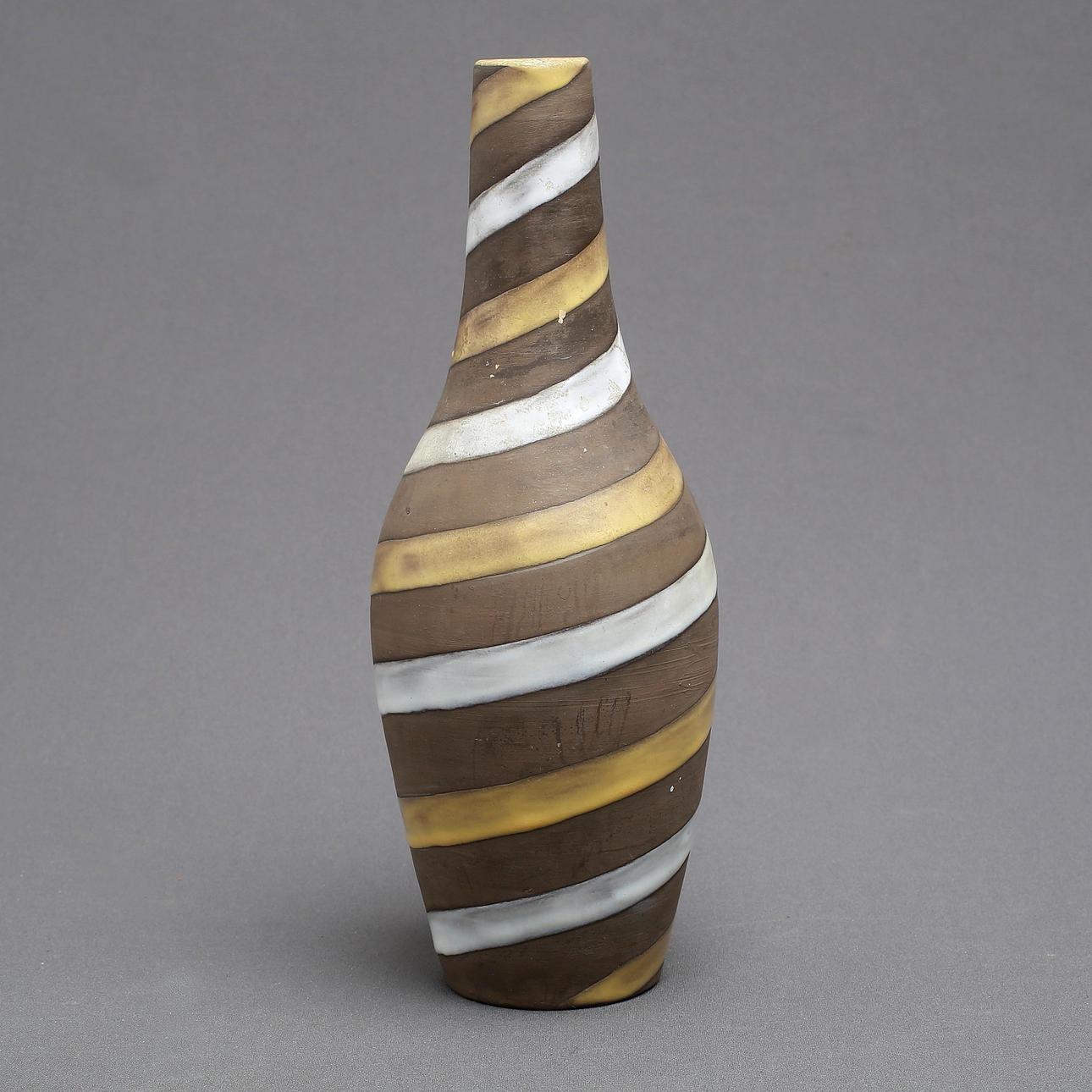 INGRID ATTERBERG. Vas, keramik, Upsala-Ekeby.