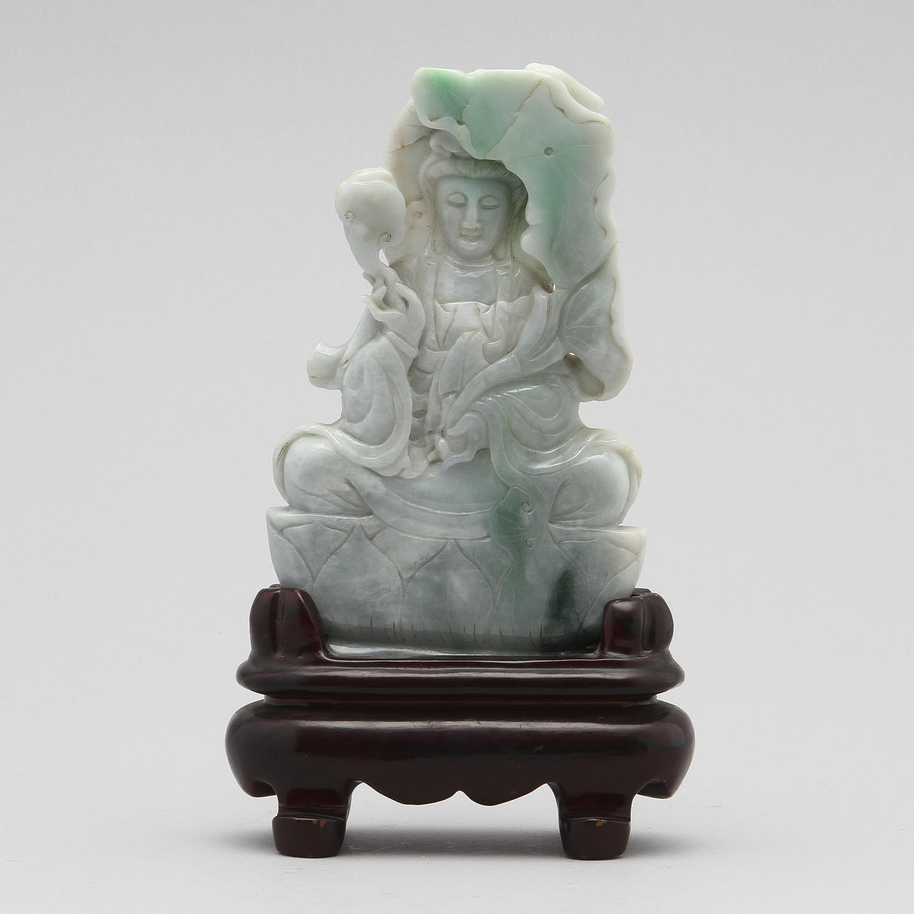 GUANYINFIGUR, troligen jade, Kina, 1900-tal.
